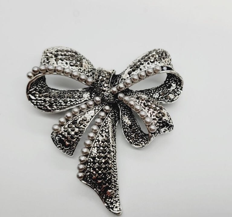 Victorian Bow Ribbon Brooch Pin Crystal Accent Silver Tone Large Faux Pearl