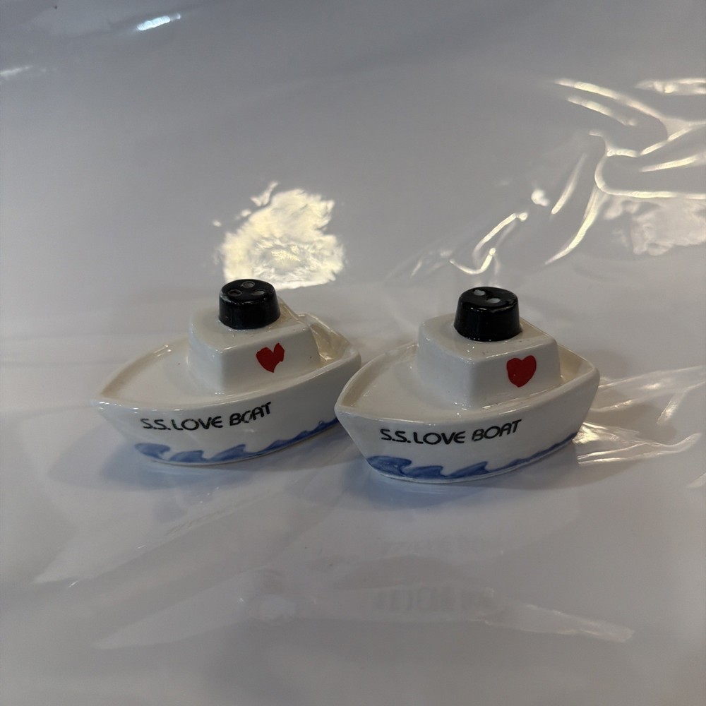vintage 1979  enesco ss love boat salt and pepper shakers collectible