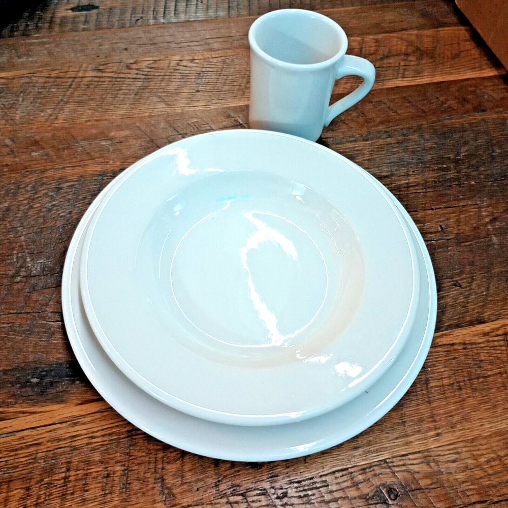 Syracuse China 4-Piece Dinner Set with Salad Plate and Mug in Off-White New in Box