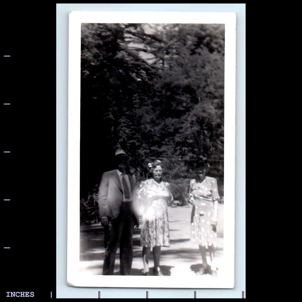 Old Vintage Photo MEN WOMEN OUTSIDE ABSTRACT GHOST LIGHT CIRCLE