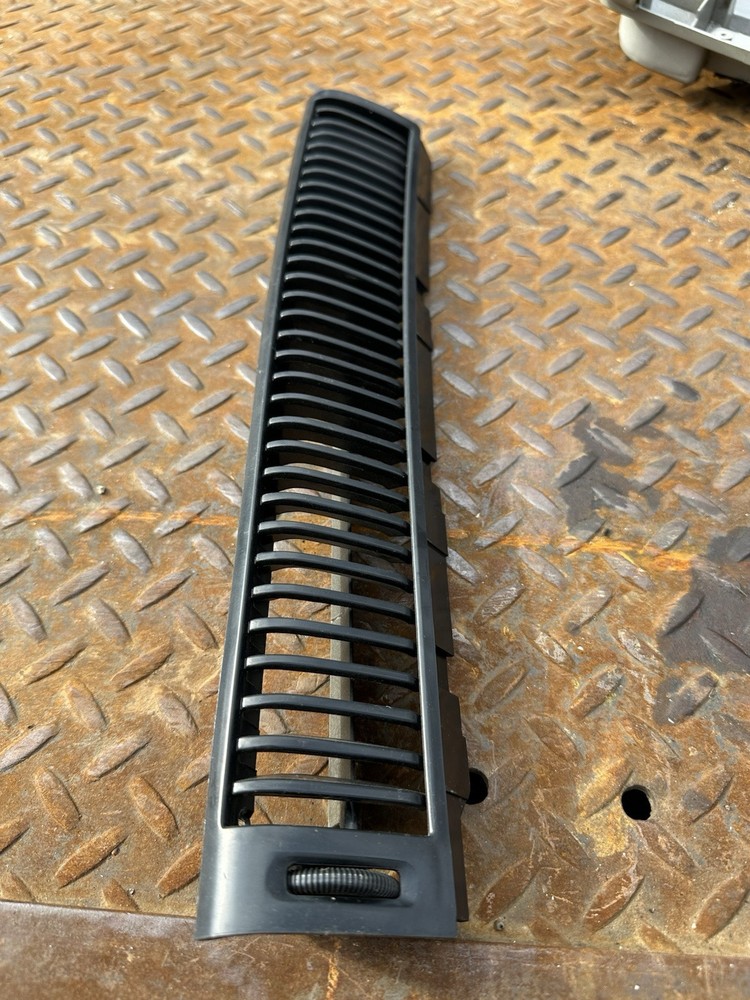 91 Toyota Previa Van Right AC Vent Louver Adjustable Nippondenso