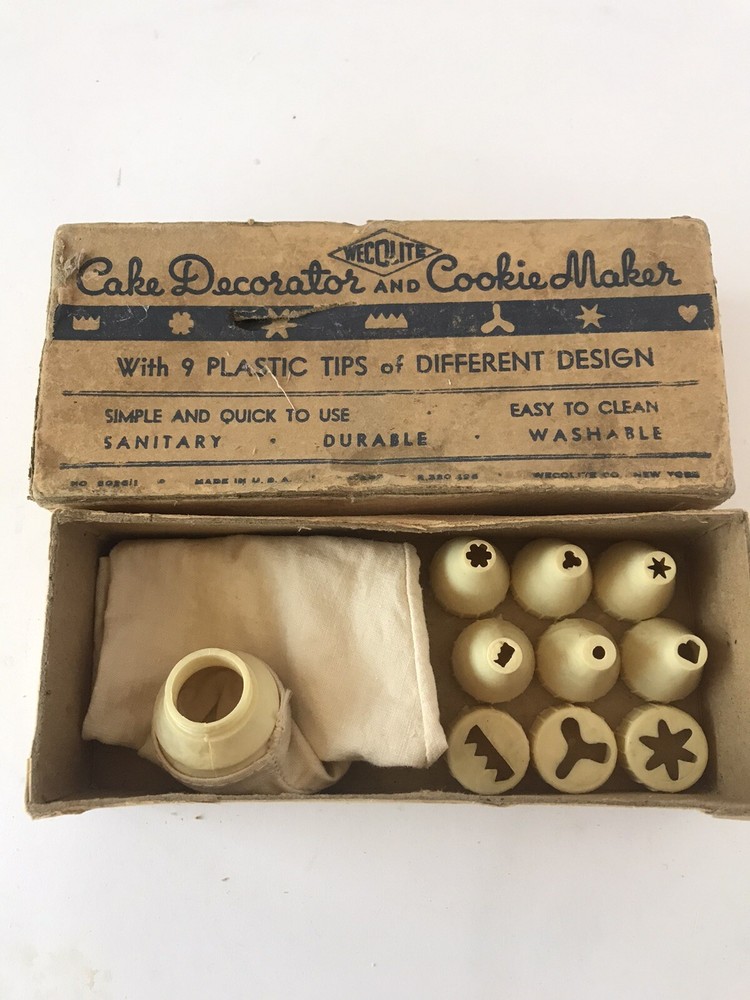 Vintage WECOLITE Cake Decorator with 9 Plastic Tips for Cookies & Baking