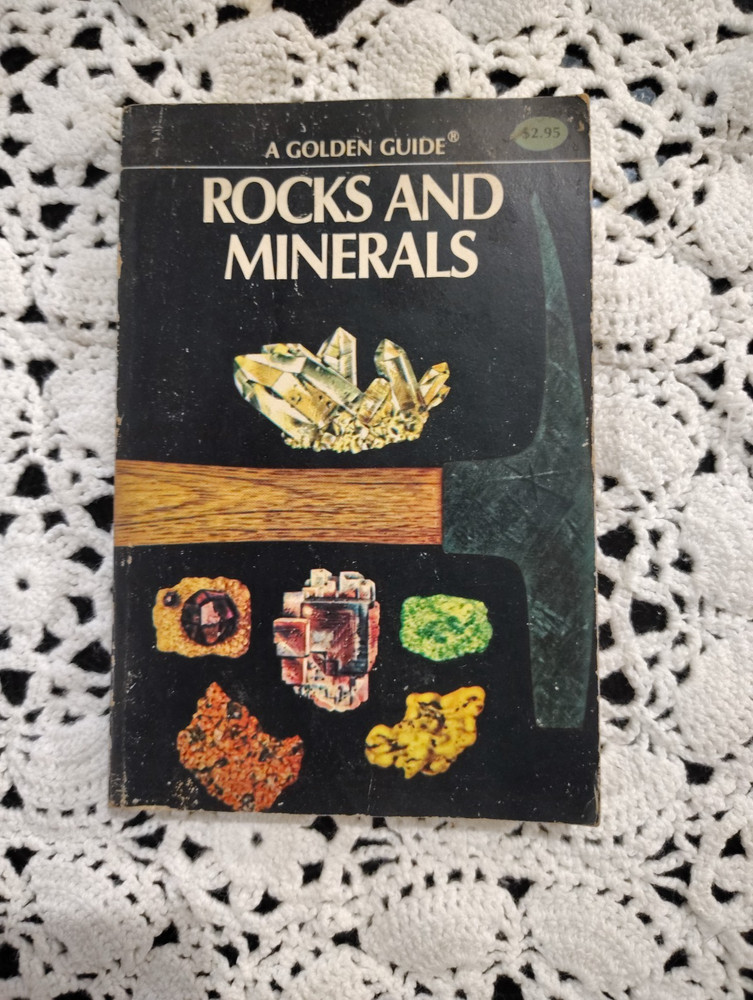 A golden guide to Rocks and minerals mini pb vintage 1957