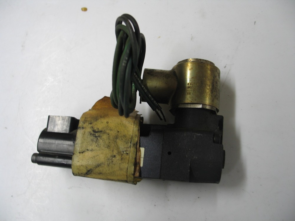 New Automatic Valve 409B02Y39J Single Solenoid Dir Ctrl Valve 5W/2P 120V Q0307