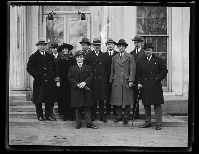 Photo:Washington D.C. White House Group Portrait 1923 Men Woman Hats