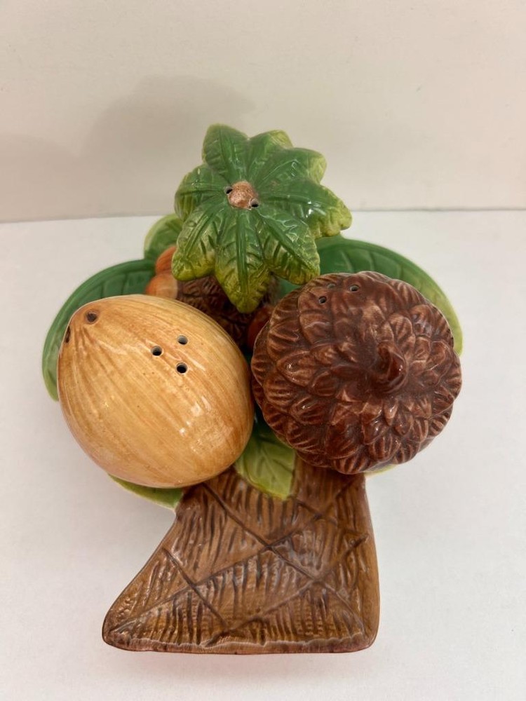 4 piece Salt Pepper Set palm tree coconut plate 3 shakers ceramic