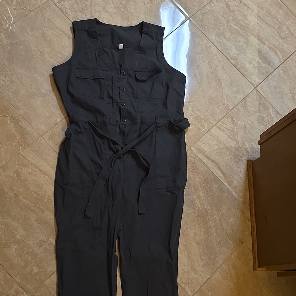 Old Navy Black Sleeveless Belted Jumpsuit XL, Button Closure, Pockets