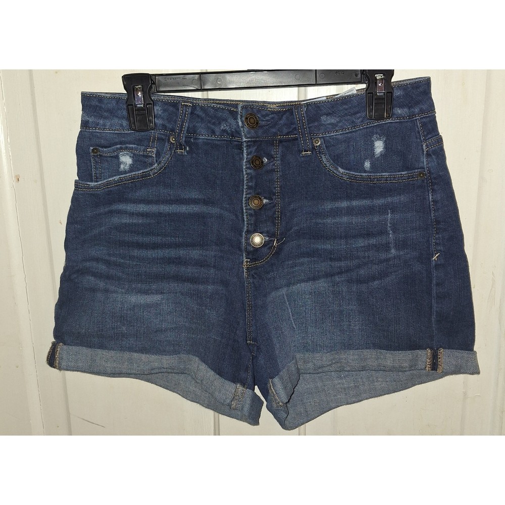 Time and Tru Women's Size 8 Distressed Denim Shorts for Casual Beach Vacay