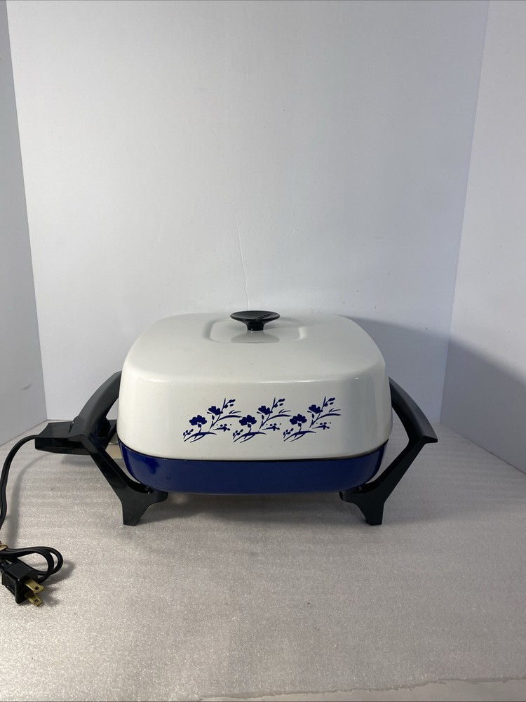 Vintage BLUE West Bend electric frying pan /skillet WITH LID