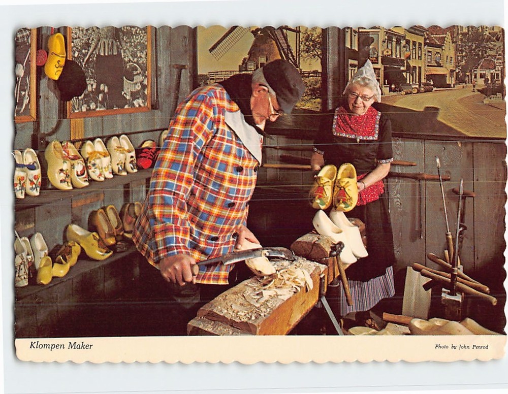 Postcard Klompen Maker Holland Michigan USA