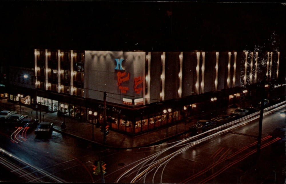 Penn Stroud Hilton Inn Stroudsburg Pennsylvania postcard night time lapse t632