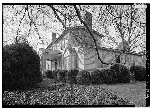 3. ANGLE VIEW HOUSE, FROM SOUTHEAST - Boswell's Tavern, Route 22 vicinity,
