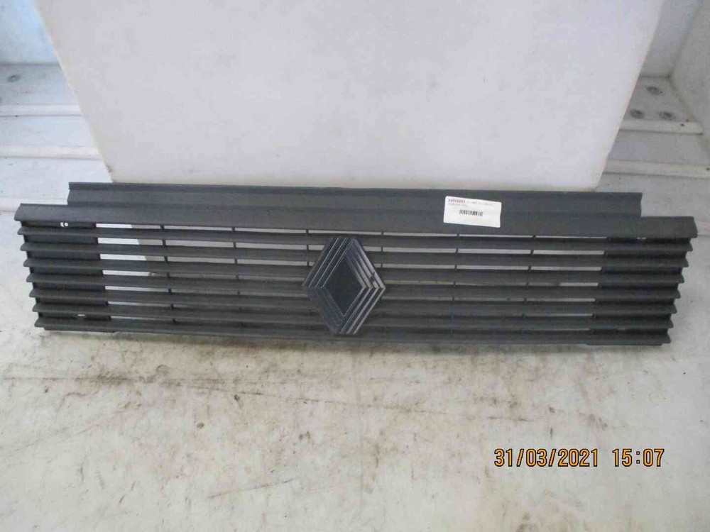 Renault MASTER I CALANDREMASTER grille