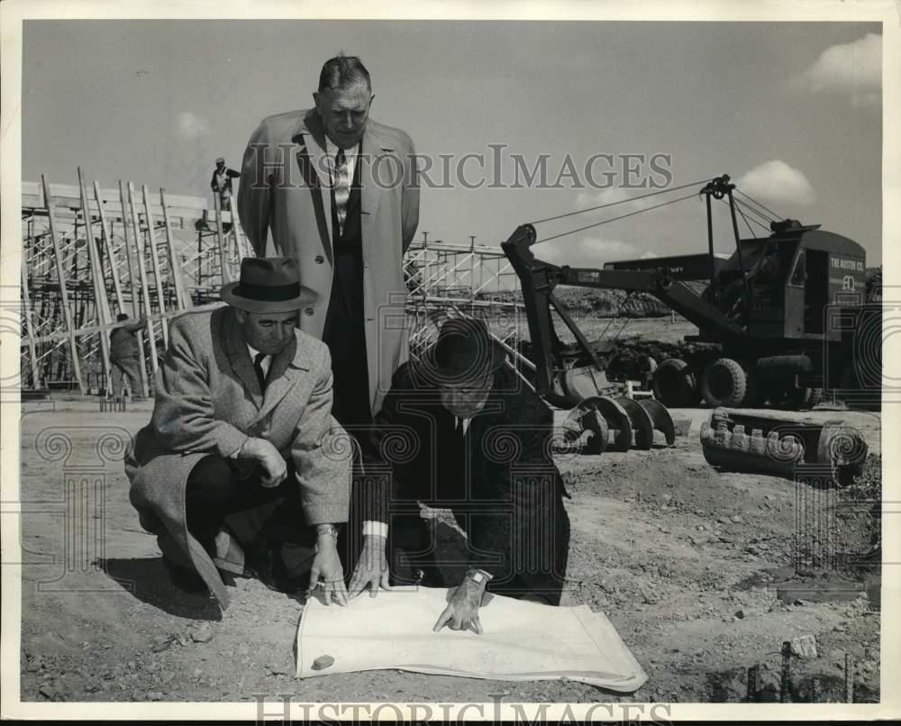 1962 Press Photo Austin Company men check plans for Severance Center, Cleveland