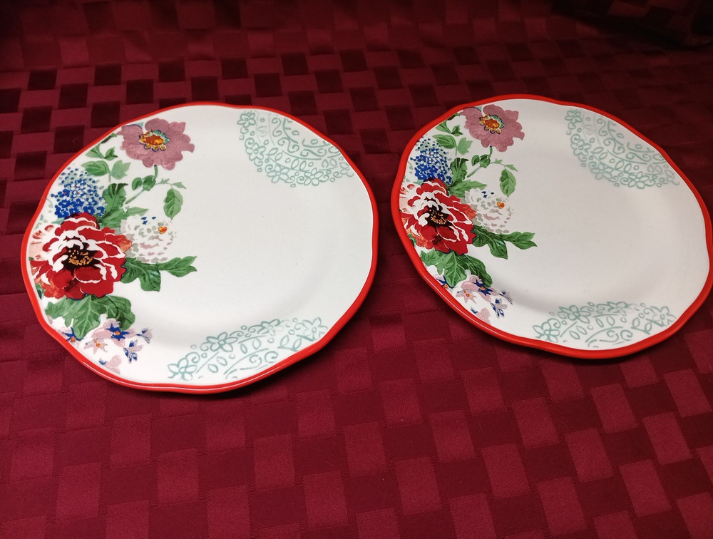 10.5” New Pioneer Woman Red Floral Country Garden Dinner Plates Lot Of 2