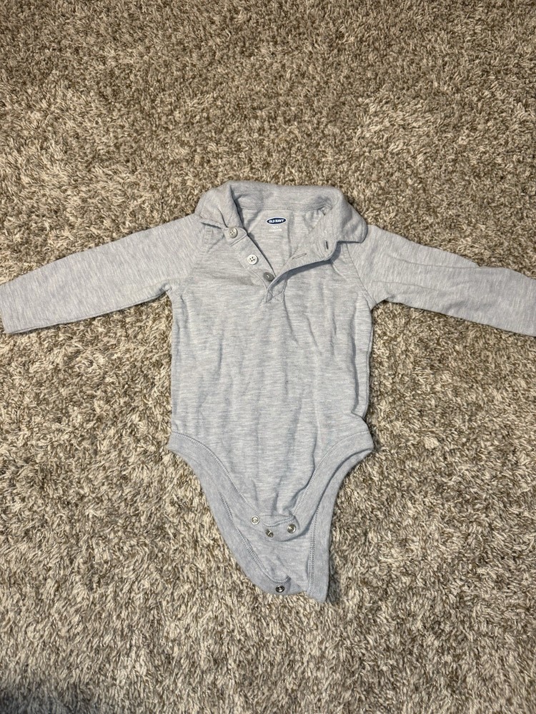 Old Navy Baby Boy Gray Long Sleeve Henley Bodysuit 6–12 Months