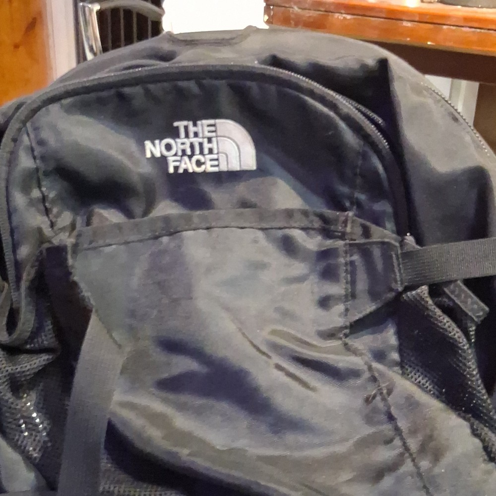 The North Face Sweeper Hiking Backpack Black Zip External Pockets Hip Belt Nylon