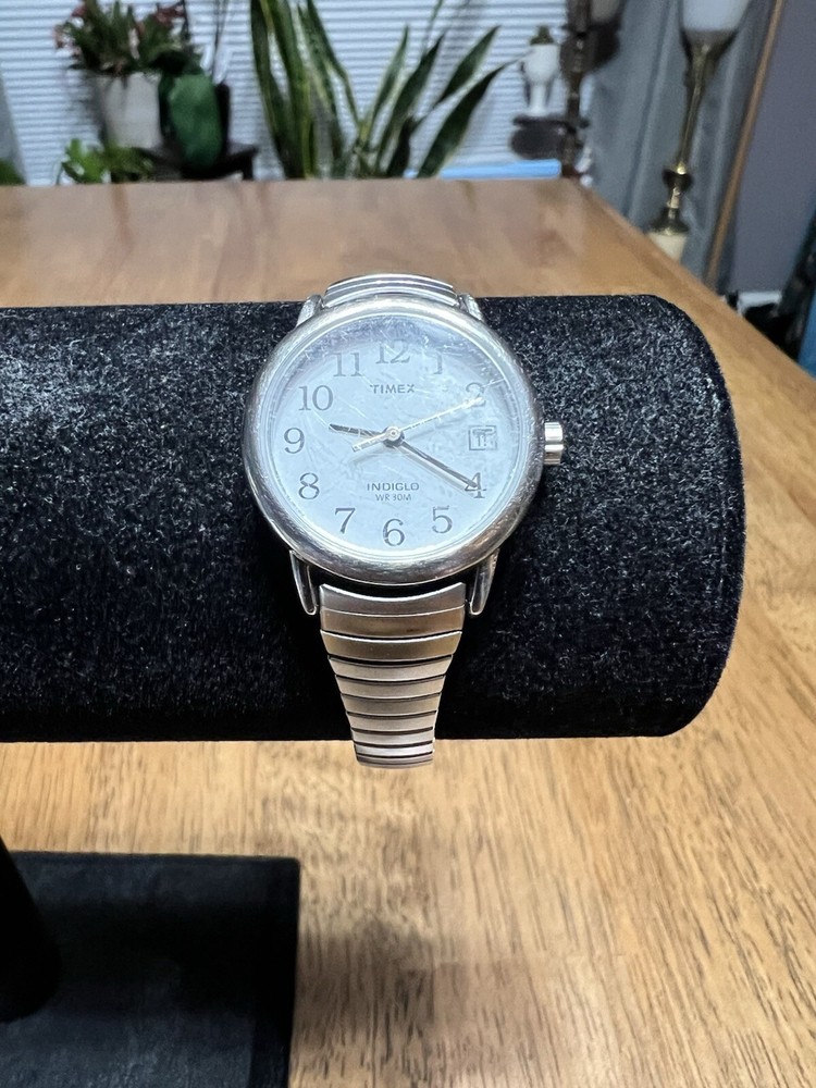 Ladies Timex Indiglo WR 30m Quartz Watch New Battery Stretch Band *READ*