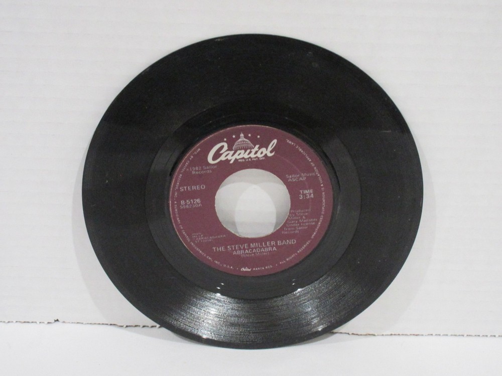 The Steve Miller Band -Give it Up/Abracadabba- Capitol Records 45 RPM Vinyl 1982-image