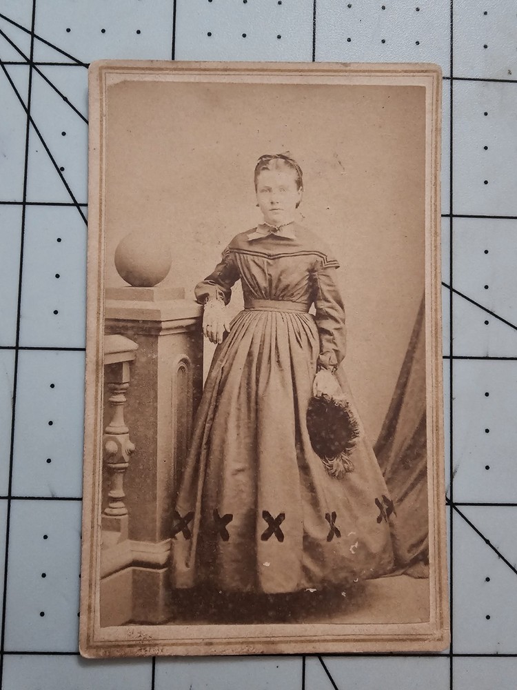 CDV ￼ Antique Photo Young Lady Civil War Era Pretty Dress  Draper Philidelphia 3