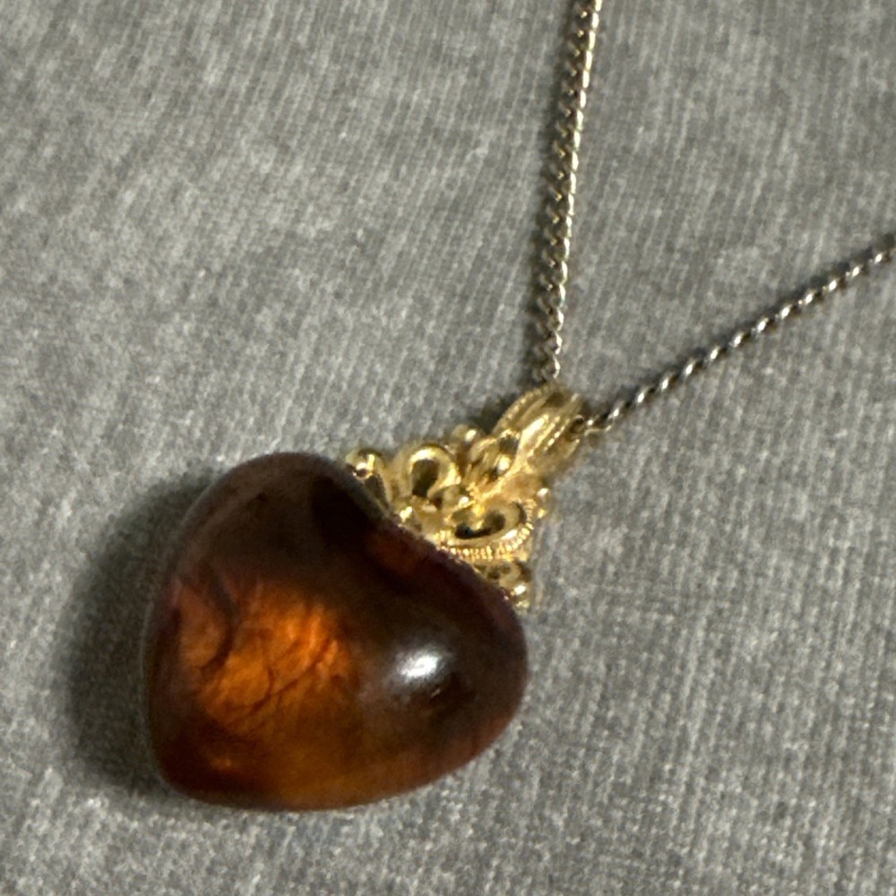Vintage AVON Root Beer Lucite Puffy Heart Pendant Gold Tone Necklace Faux Amber