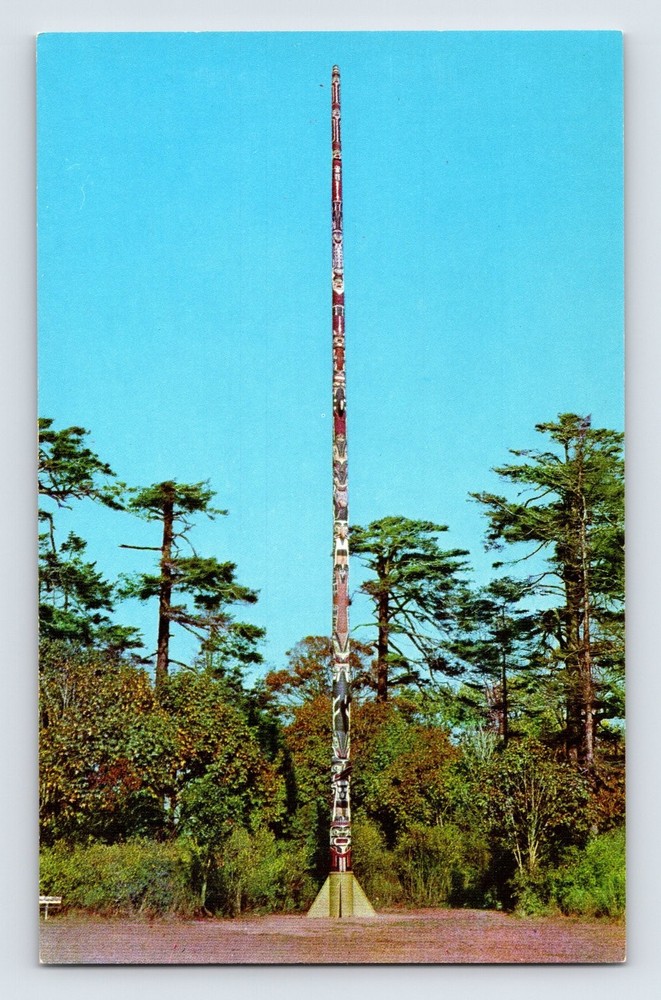 World's Tallest Totem Pole Beacon Hill Park Victoria BC Vintage Postcard