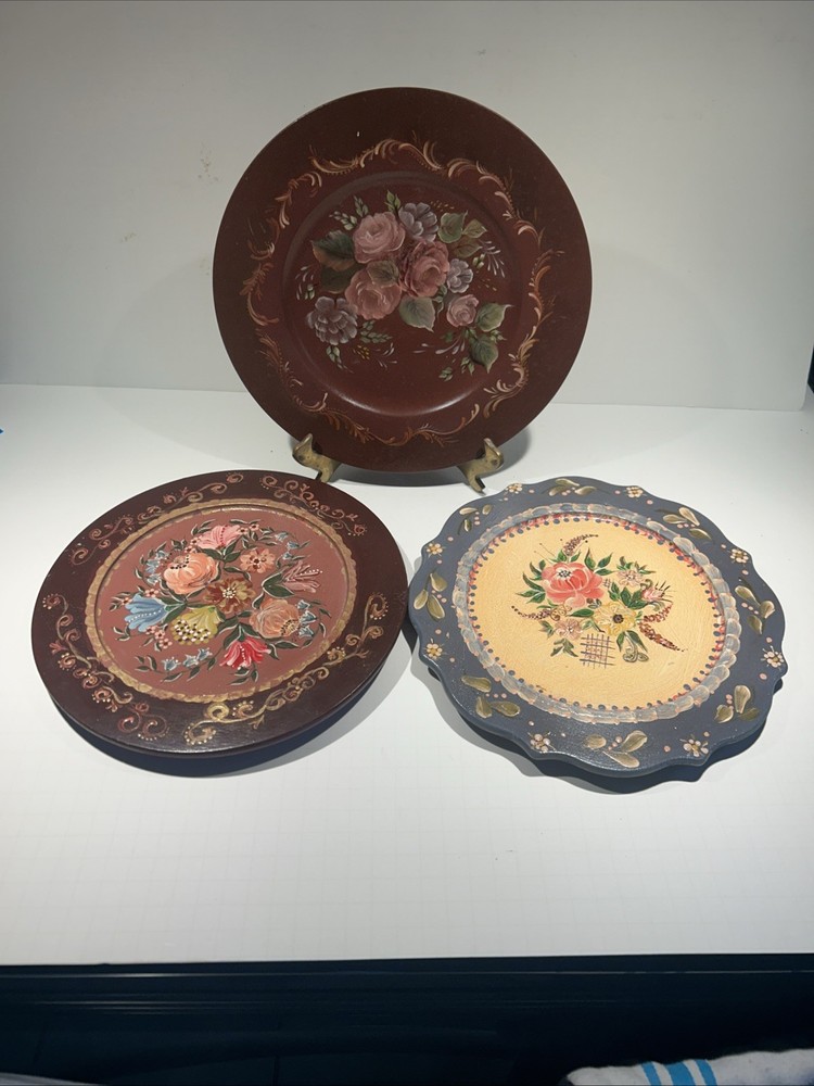 Set of 3 VTG  Hand Painted Wooden Plates Rosemaling 10” 9.5” 9.5” Signed