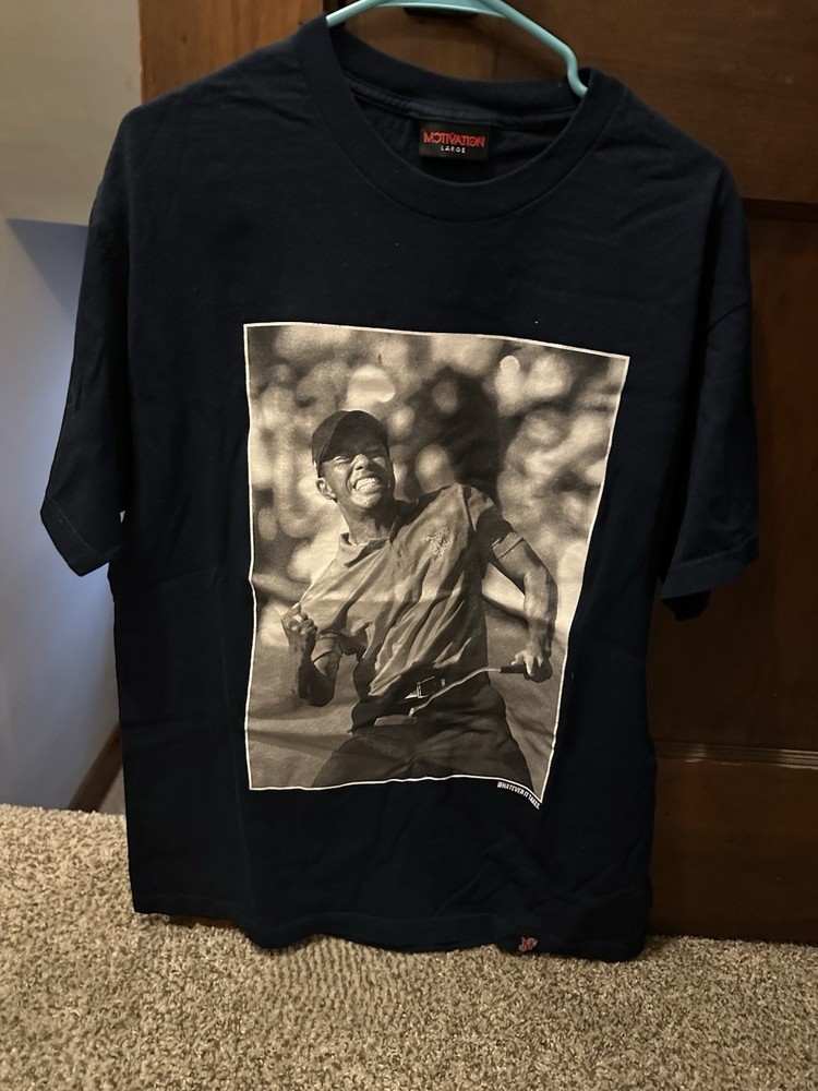 Men's Short Sleeve Tiger Woods Shirt Large