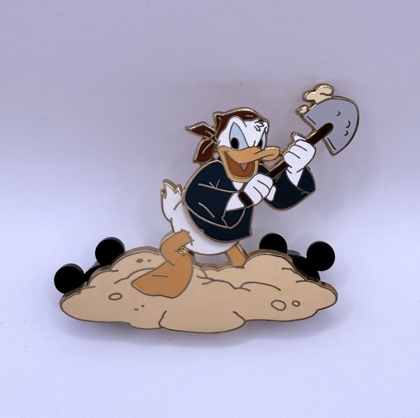 Disney DLR Donald Duck A Pirates Life For Me Digging Pin Limited Edition 1000