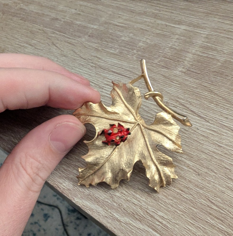 Sarah Coventry Lady Bug Brooch Vintage Gold Tone With Enamel Ladybug On A Leaf