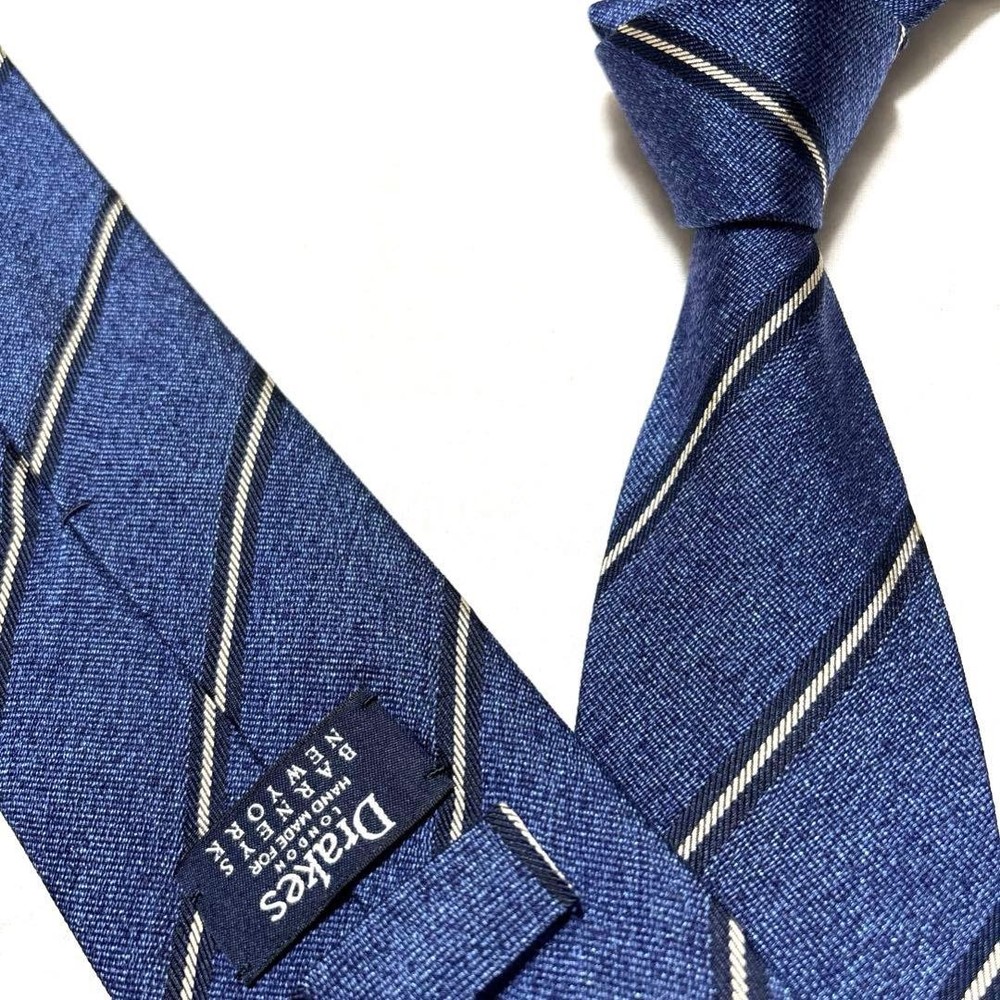 Drake's Necktie Tie 100% Silk All over Striped pattern Navy Handmade in England