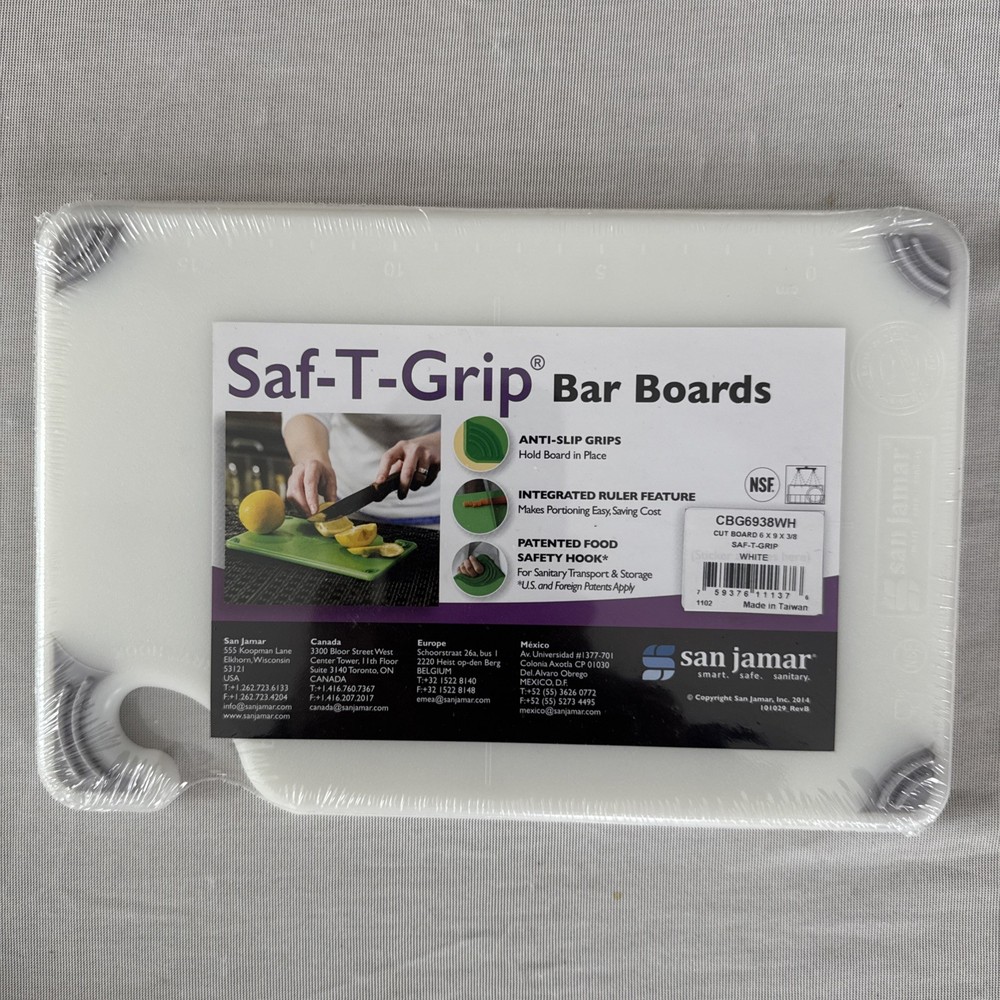 San Jamar Saf-T-Grip Plastic Cutting Board with Safety Hook 6