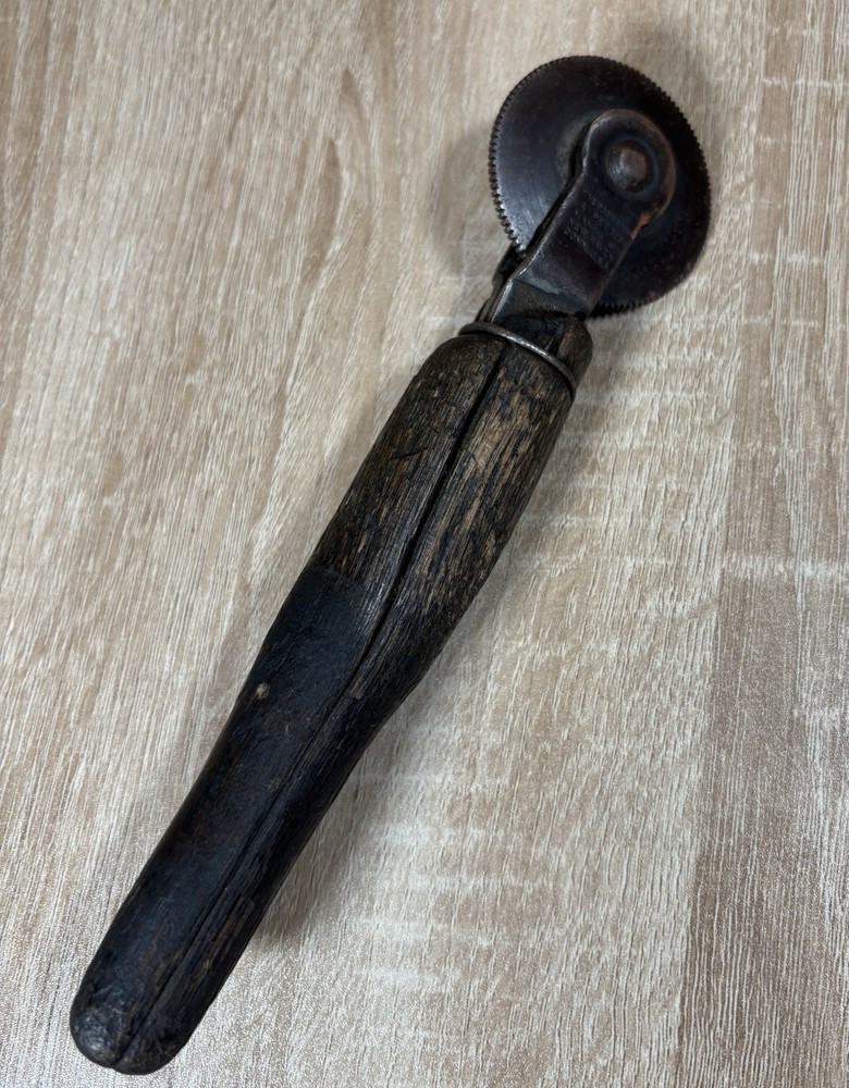 Antique Hoggson & Pettis Leather Seam Roller / Stitch Marking Wheel