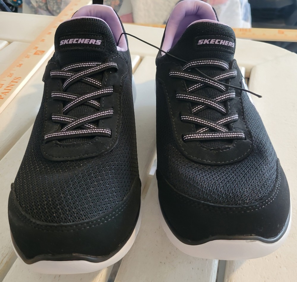 Skechers Women's Size 7.5 W Summits Quik Getaway Slip On Shoes Black/Pink NEW
