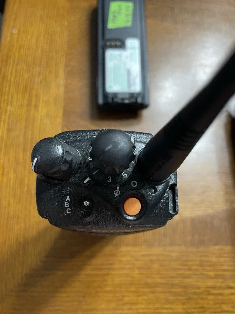Motorola H18UCH9PW7AN XTS 5000 Model III 700 / 800 MHz Two Way Radio AES DES