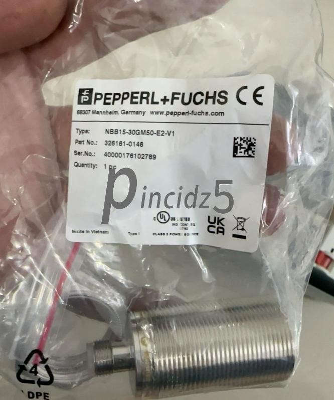 1PCS NEW Pepperl+Fuchs Inductive Proximity Sensors 085974 NBB15-30GM50-E2-V1