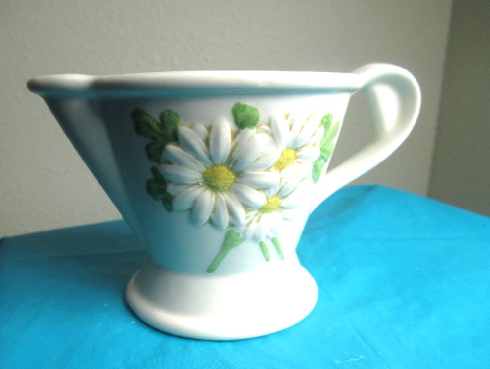 Vintage Metlox Poppytrail Sculptured Daisy Ceramic Creamer Pitcher