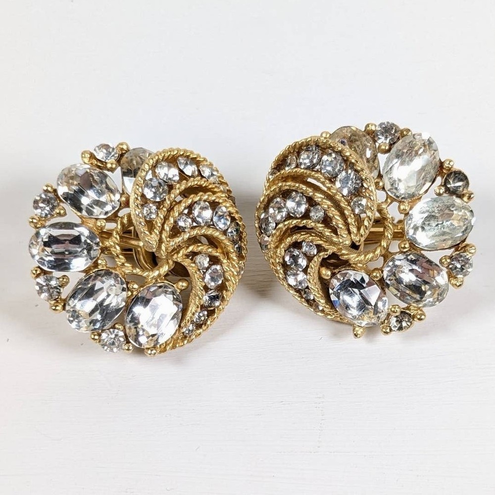 Vintage Crown Trifari Signed Gold Tone Rhinestone Round Clip-On Earrings *READ