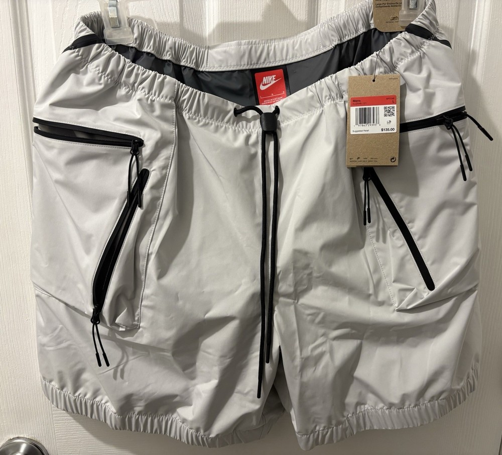 Nike Tech Super Lightweight Shorts Summit White/Black HJ2946-121 NEW Men’s Large