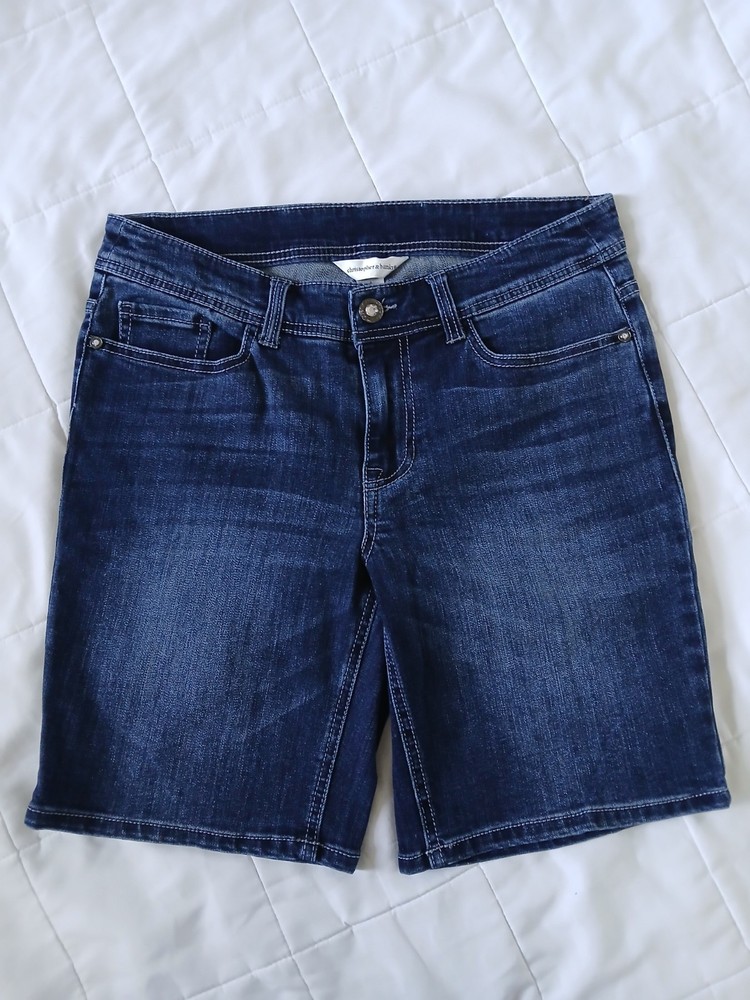 Christopher & Banks Bermuda Denim Jean Shorts W/ Pockets Detail Womens Size 6