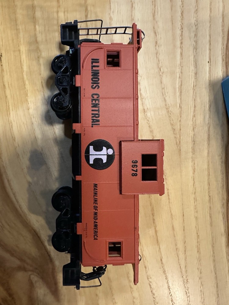 Athearn Illinois Central Wide Vision Caboose HO Scale 9678 Orange Black