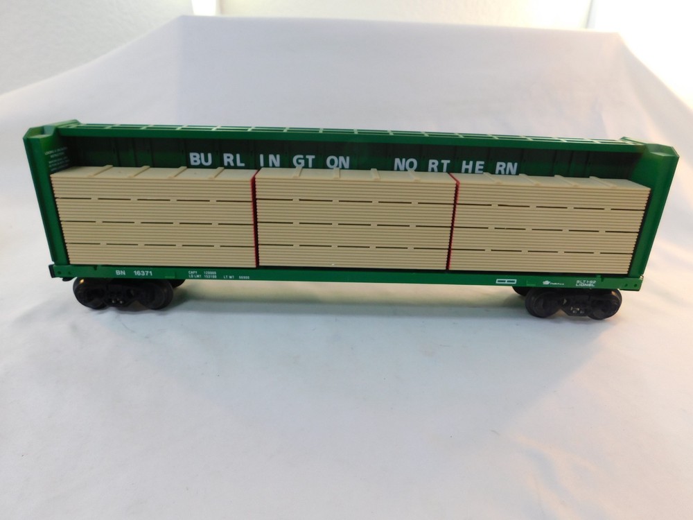 Lionel 6-16371 O Scale I-Beam Flatcar with Wood Load, Burlington Northern #16371