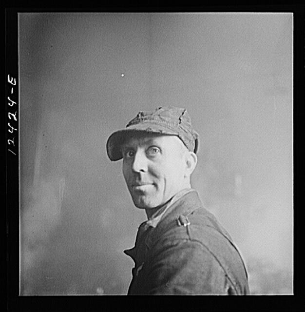Photo:Chicago Illinois 1910s Railroad Worker Portrait in Roundhouse