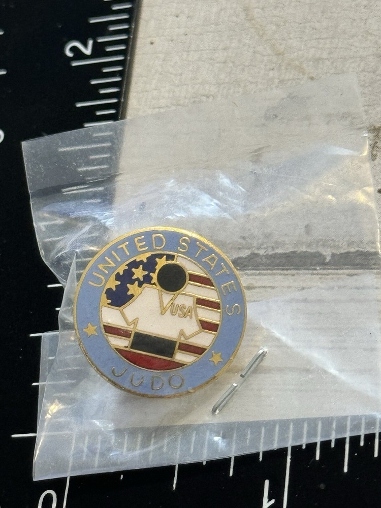 Vintage United States Judo USA Lapel Hat Pin NIP Red White And Blue Olympics L4