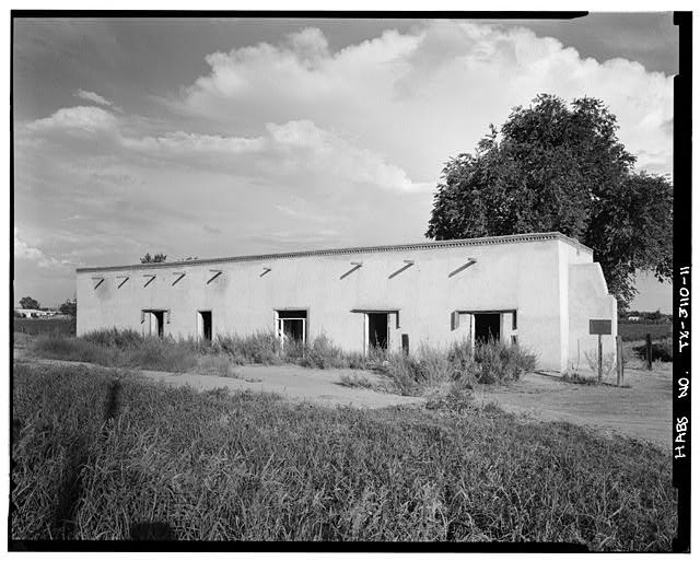 11. north west facades, view looking south southeast - Casa Ronquillo,