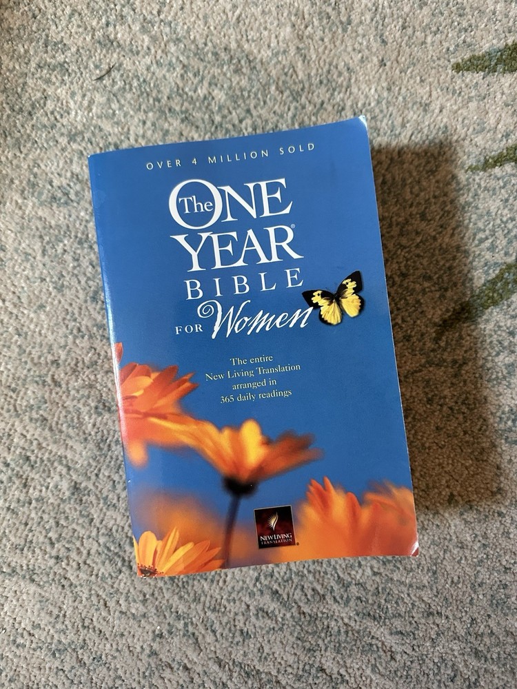 One Year Bible for Women by Tyndale House Publishers Staff (2003, Trade...