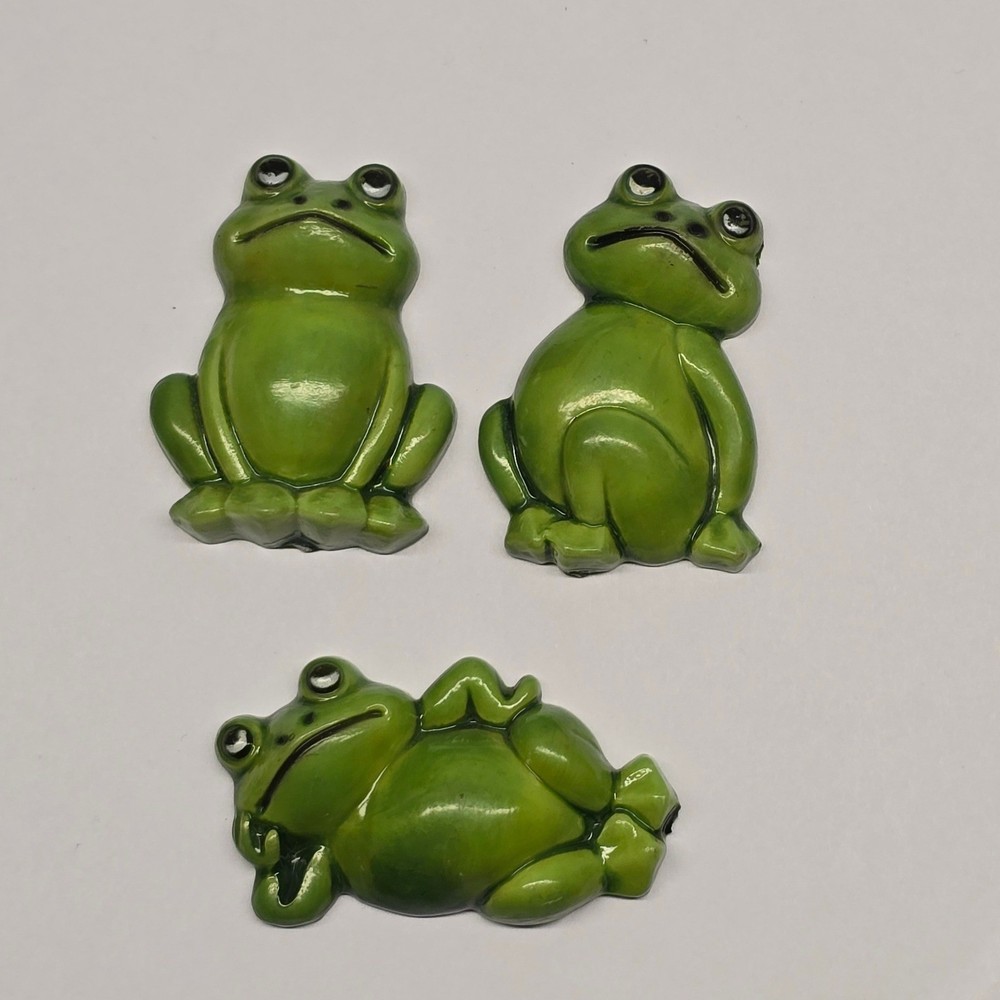 Travco Vintage Frog Refrigerator Magnet Set 3 Hong Kong Green Kitsch Retro Decor