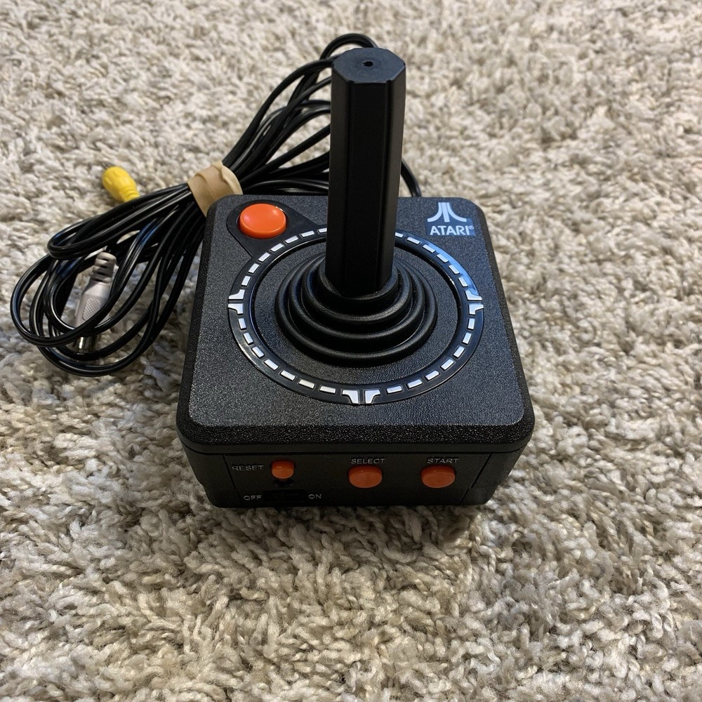 Atari Plug & Play TV Video Games 10-in-1 Joystick Console 2002 Jakks Pacific