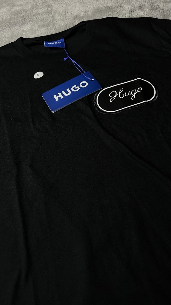HUGO Men's Black Solid Logo Crew Neck T-Shirt, Regular Size S