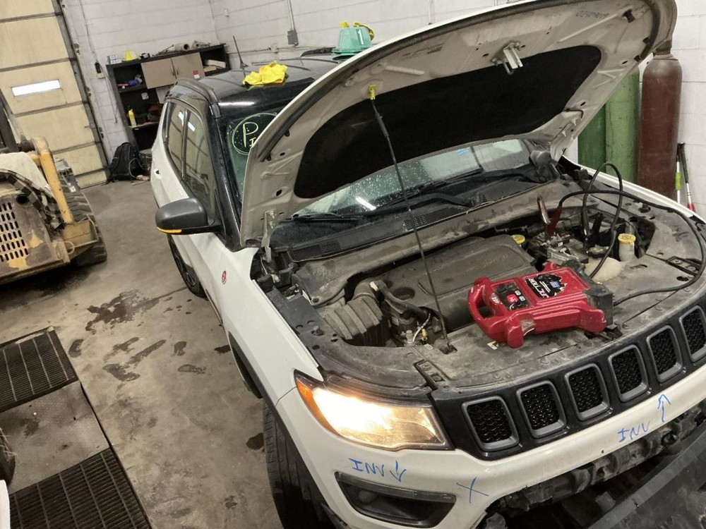 17-20 Jeep Compass Driver Side Sun Visor with Vanity Mirror 4705461